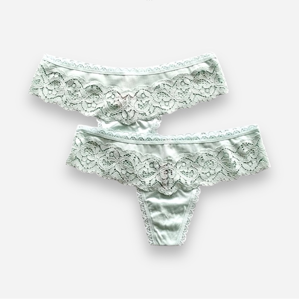 🌸New🌸 2pk Small Victoria’s Secret thong panty lot NWT